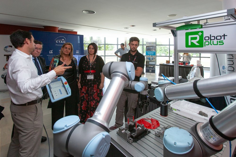 Universal Robots colabora con la asociación Bicos de Papel en apoyo a la oncología pediátrica